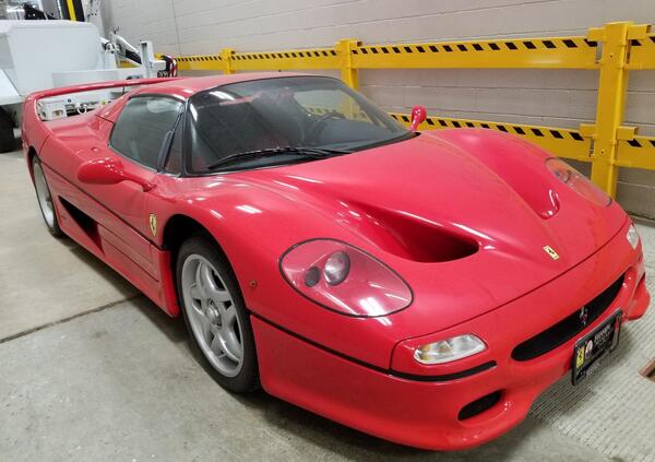 Una Ferrari F50 rubata, un americano, tre italiani e il governo USA: di chi sar&agrave; l&rsquo;auto?