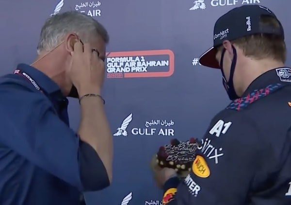 Verstappen che tira una torta in faccia a Coulthard &egrave; il vero momento iconico di queste qualifiche