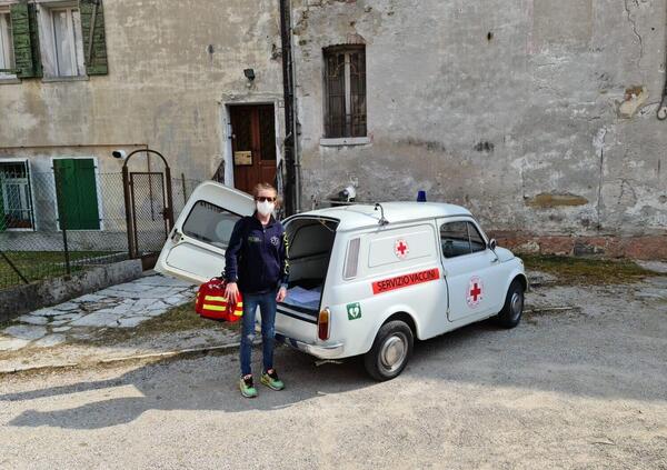 Chi &egrave; Lucia Pirolo, la dottoressa che fa i vaccini a domicilio con una vecchia Autobianchi