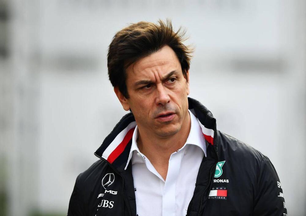 Toto Wolff spara a zero: &quot;Brown e Horner spargono solo mer*a&rdquo; 