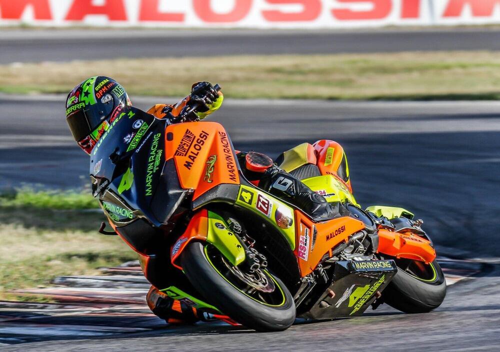 Luca Salvadori corre nel Trofeo Malossi con un Yamaha T-Max 560