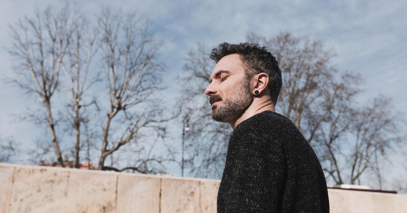 &ldquo;Love comes back to me&rdquo;, il primo intenso singolo del cantautore Jaboni