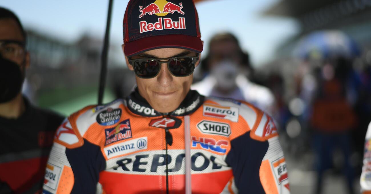 La confessione di Marc Marquez: &ldquo;Il braccio &egrave; ammaccato. La caduta di Martin mi ha fatto dire basta&rdquo;