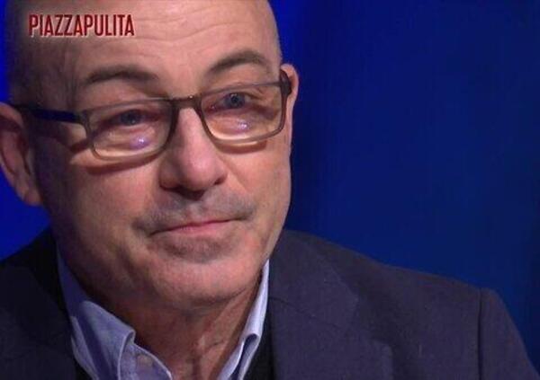 Auto elettrica, il ministro Cingolani: &ldquo;Meno verde di quel che sembra. E anche i social inquinano&quot;