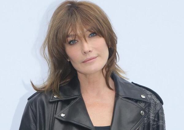 Carla Bruni: &quot;il politicamente corretto &egrave; un pericolo per la democrazia&quot;