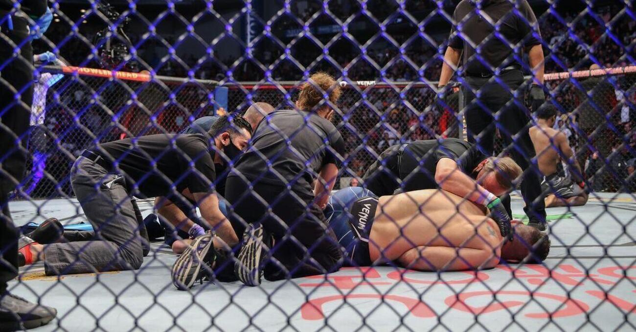 Si spezza una gamba combattendo nell&#039;Ultimate Fighting Championship. Il video choc dell&#039;infortunio