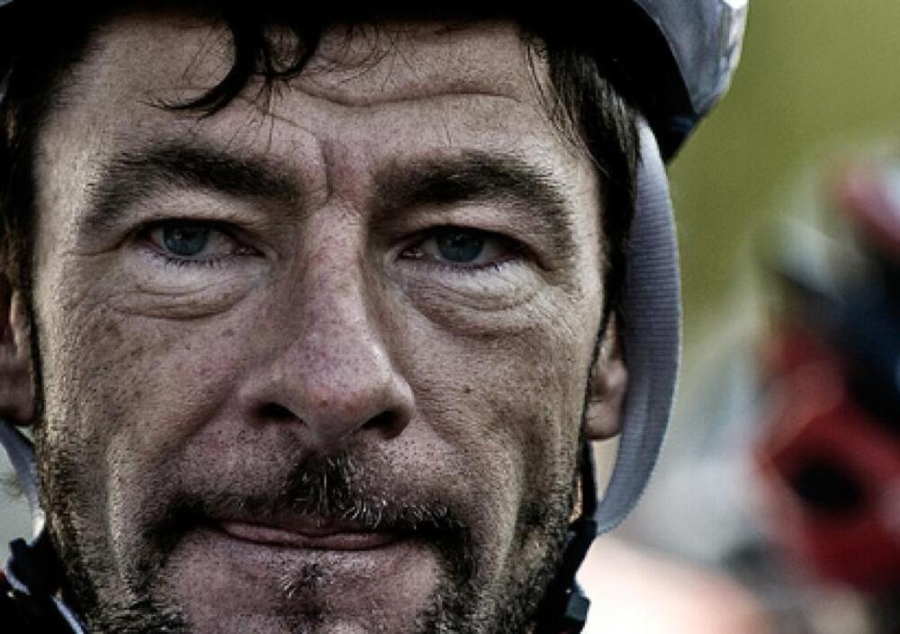 Un Bugno nello stomaco: &quot;Le piste ciclabili non servono a niente&quot;. Intervista a Gianni Bugno, prima che cominci il Giro