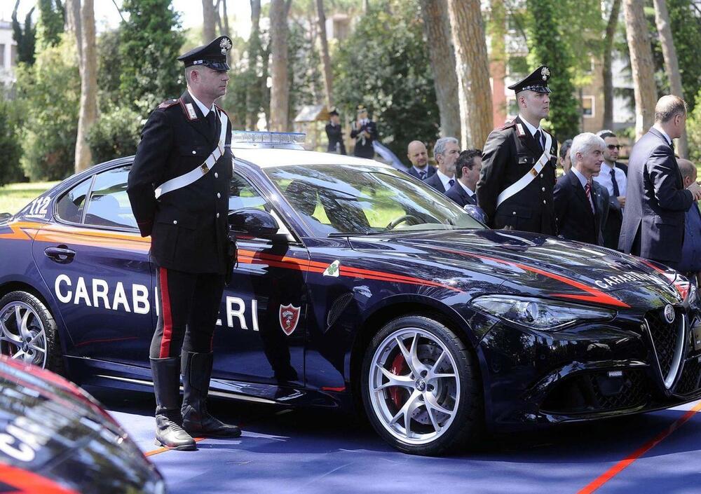 Alfa Romeo Giulia con motore Ferrari: la supercar in borghese dell&rsquo;Arma dei Carabinieri [VIDEO]