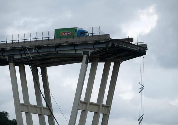 Ponte Morandi, il manager &quot;licenziato&quot; rompe il silenzio. Registr&ograve; le conversazioni da cui nacque l&#039;inchiesta