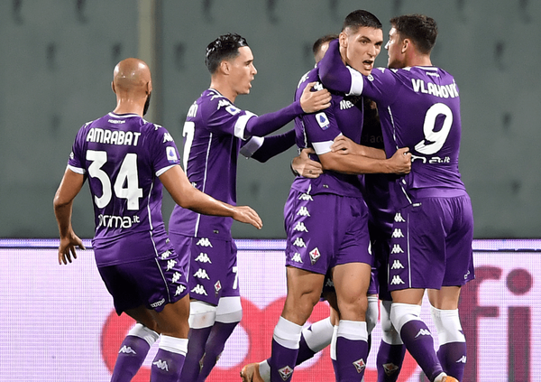 La smentita ha creato una notizia: perch&eacute; a Firenze girano strane voci sullo spogliatoio della Fiorentina?