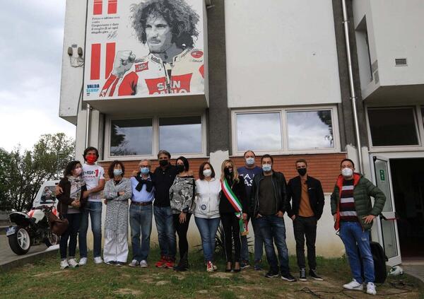 A scuola con Marco Simoncelli: un murales a Coriano per i ragazzi della Gabellini