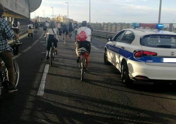 Critical mass a Roma: ciclisti mandano in tilt il traffico