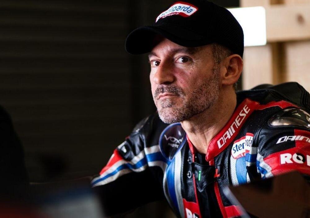 Max Biaggi a Bomba: &ldquo;Vale? Se mi vede &egrave; lui che non mi saluta&rdquo;. E su Naomi: &ldquo;Vi dico la verit&agrave;&rdquo;