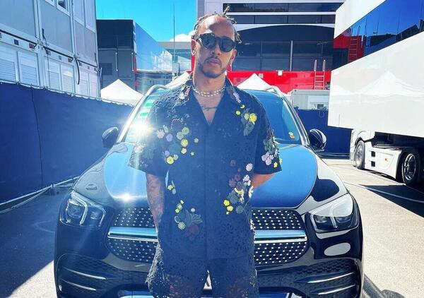 Lewis Hamilton: ecco quanto costa il look sfoggiato nel paddock