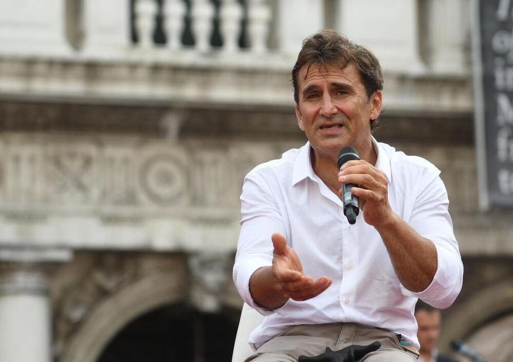 Alex Zanardi, la moglie Daniela: &quot;Non pu&ograve; parlare, ma comunica con noi&quot;