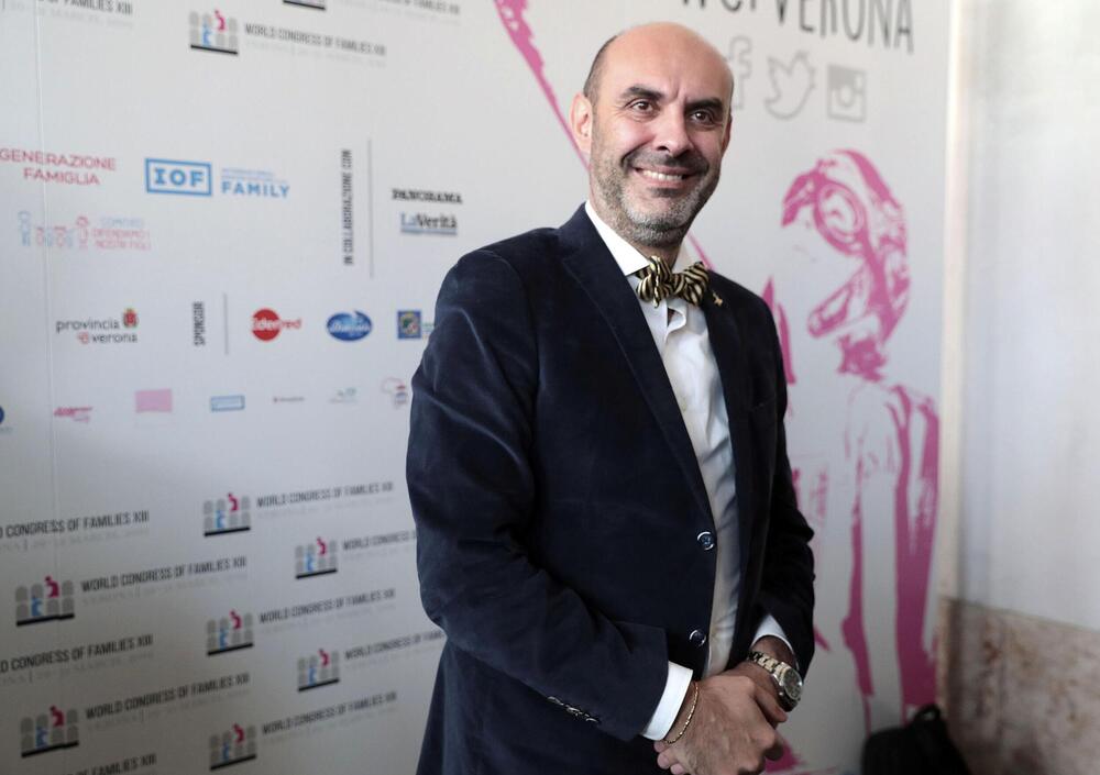 Pillon: &ldquo;Molti giovani si dichiarano gay per moda. E se le persone trans vogliono trovare lavoro rispettino il dress code&rdquo;