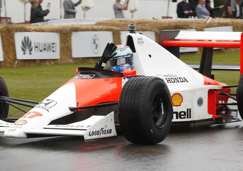 [VIDEO] Ricciardo realizza un sogno: al Goodwood guida la McLaren di Ayrton Senna 