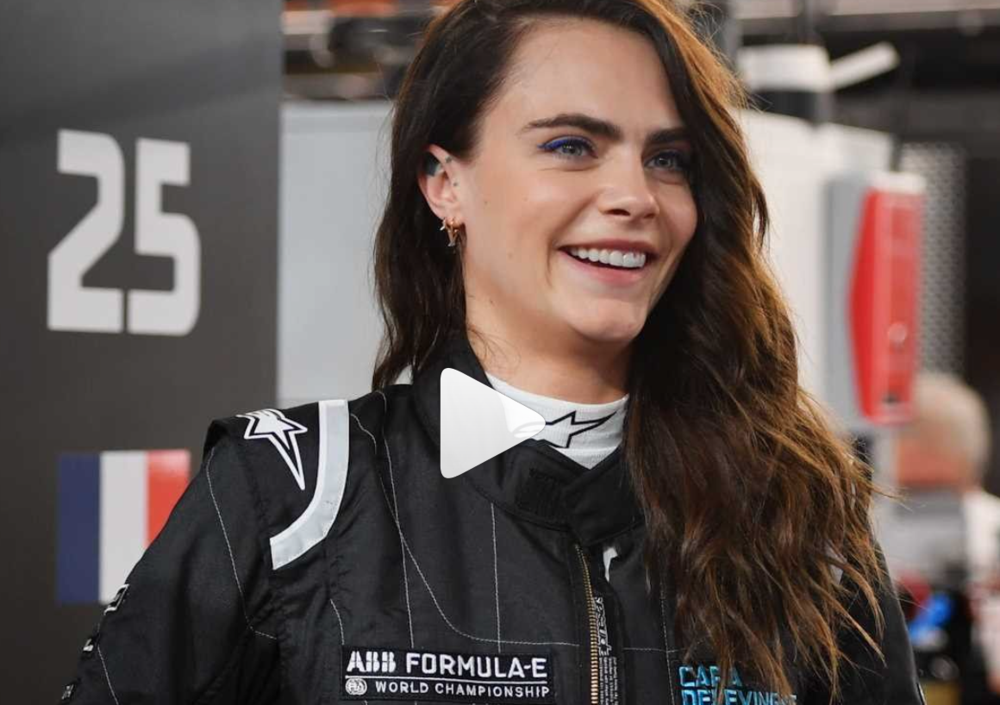 [VIDEO] Anche una modella pu&ograve; guidare una Formula E: il video di Cara Delevingne all&#039;E-Prix di Londra