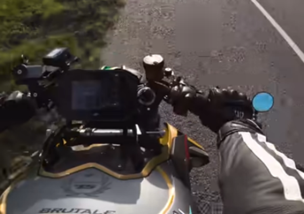 Le curve non avvisano: miracolati un noto youtuber e la sua MV Agusta Brutale 1000 RR [VIDEO SHOCK] 