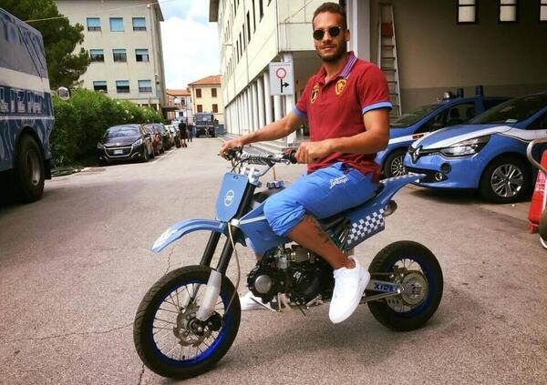 Jacobs e la passione per la velocit&agrave;, non solo a piedi. La madre: &ldquo;Avrebbe voluto correre in moto&rdquo;. Ma ama anche le auto