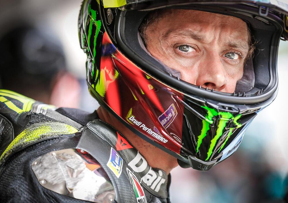 Valentino Rossi si ritira. &Egrave; la fine della corsa, non delle corse