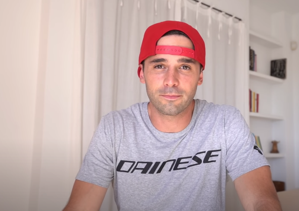 &quot;Troppo odio nel motosport&quot;: Luca Salvadori fa causa dopo i continui commenti pesanti sui social [VIDEO]