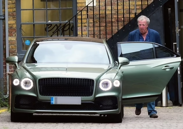 Esami andati male? Jeremy Clarkson ha un messaggio per te. Direttamente dalla sua Bentley