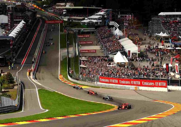 [VIDEO] La F1 torna a Spa, dove anche i fotografi si divertono a Eau Rouge. Vedere per credere