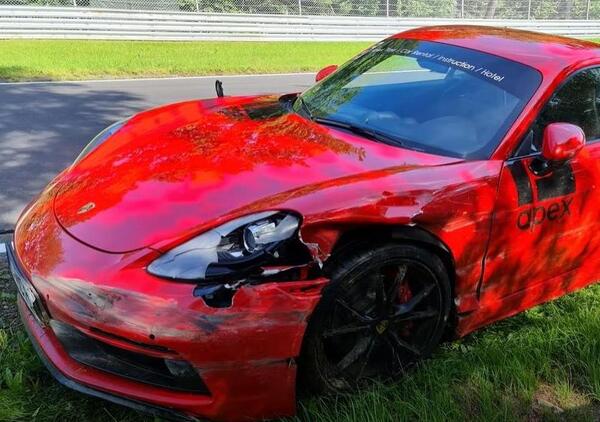 Botto al Ring con la Porsche Cayman a 200 km/h: il video &egrave; virale e il conto salatissimo