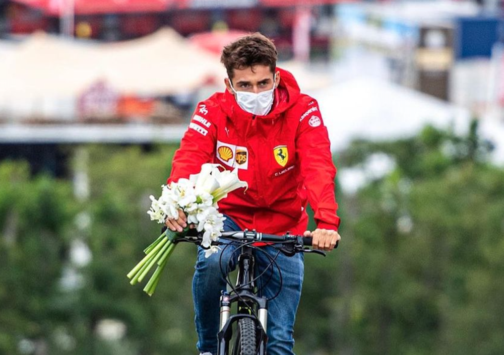 A Spa ricordando Anthoine Hubert: i fiori di Leclerc, Gasly e le parole di Correa