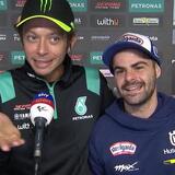 Valentino Rossi e Romano Fenati: siparietto al parco chiuso. Ma dietro c’è molto di più [VIDEO]