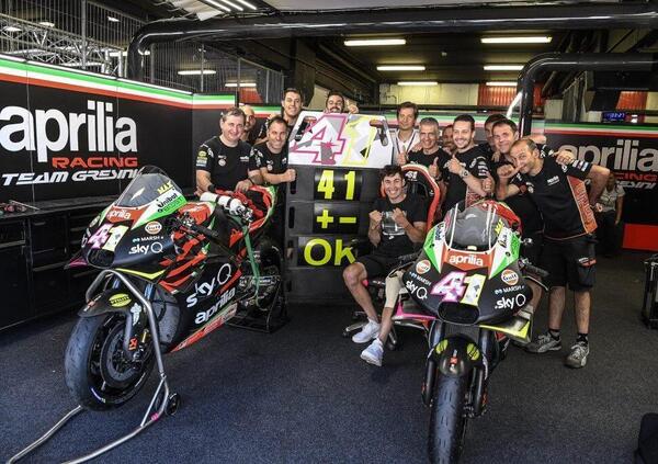 Aprilia sul podio a Silverstone: l&rsquo;italiana che li ha (e ci ha) cresciuti tutti &egrave; diventata grande