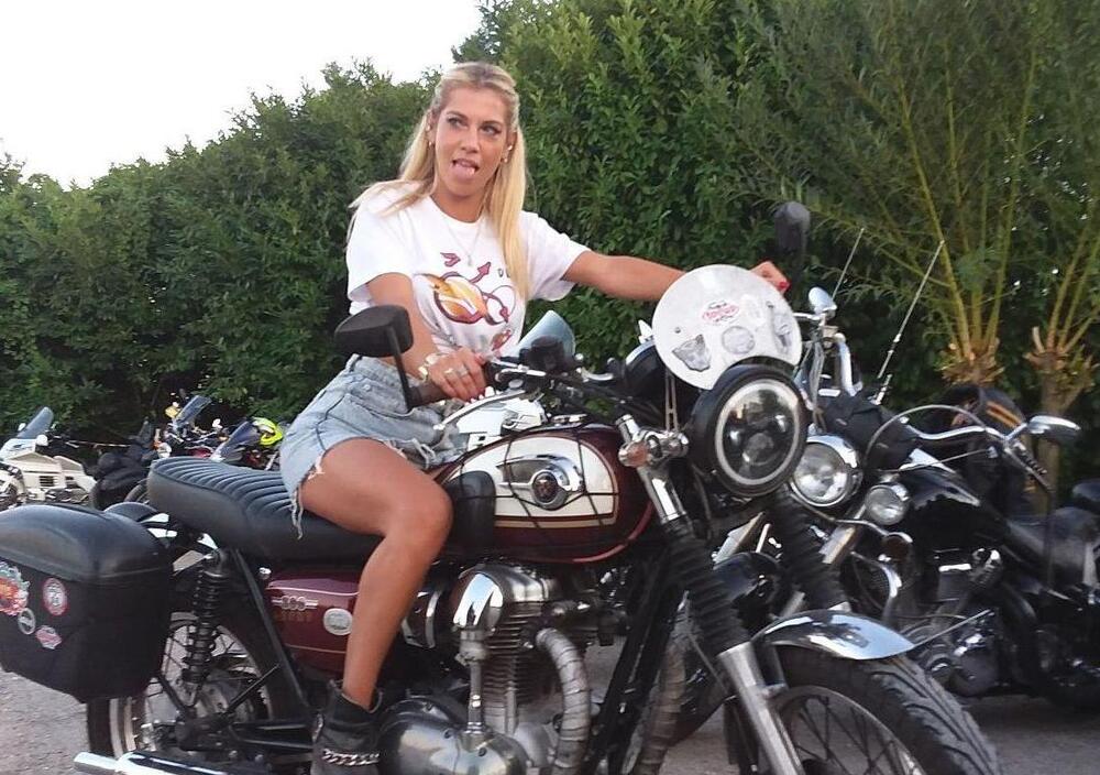 Porno e delirio in Emilia: al Biker Fest tra sicurezza stradale, birra e salsiccia