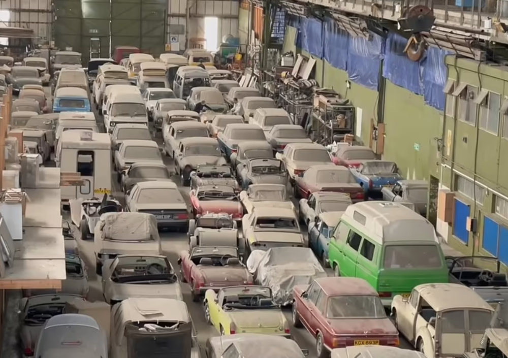 All&rsquo;asta un intero deposito di 174 auto d&rsquo;epoca. Il valore? Oltre 1 milione, ma con vari lavori da fare... [FOTO E VIDEO]