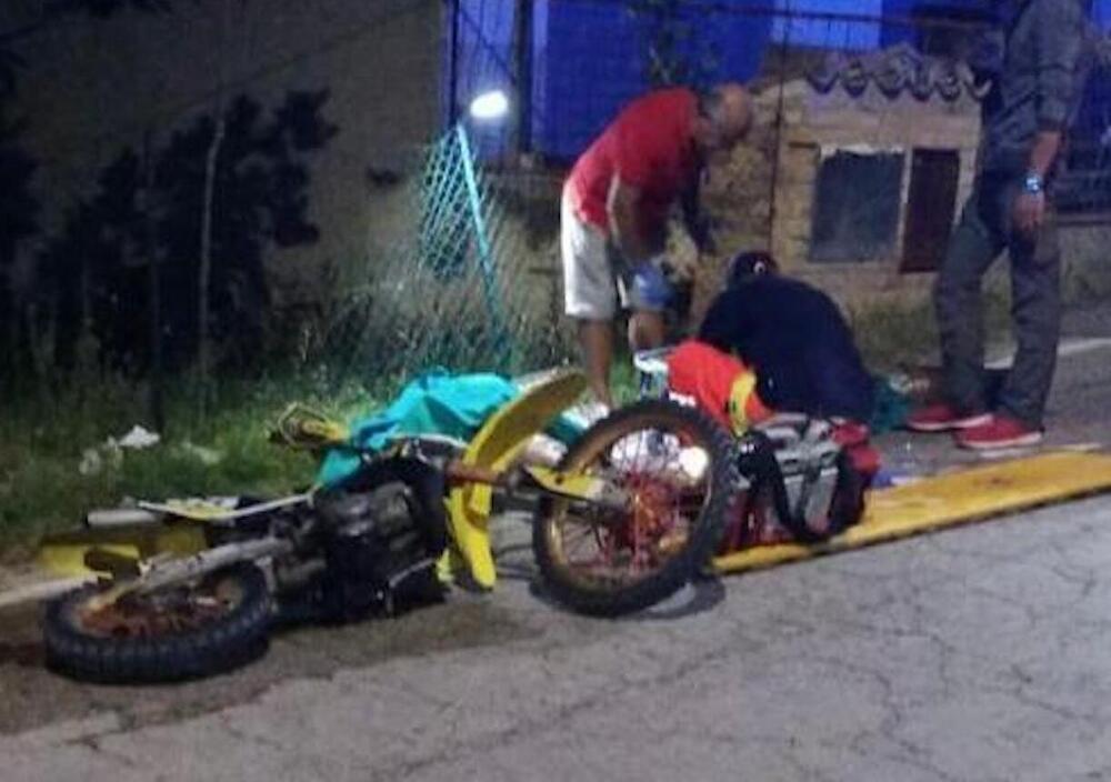 Teramo, accende la moto e scivola sbattendo la testa. 42enne perde la vita