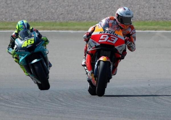 Uno ha vinto sempre, l&rsquo;altro mai: le parole di Marc Marquez e Valentino Rossi prima di Aragon