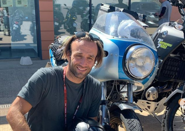 950 km con la vecchia Ducati, poi il volo: Johann Zarco &egrave; uno vero [VIDEO]