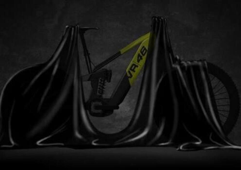 In arrivo la nuova eMbt firmata Valentino Rossi: la mountain e-bike sar&agrave; presentata a Eicma