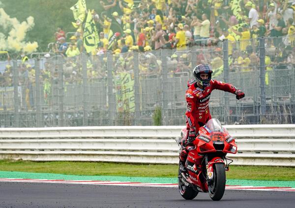 Il mistero della falsa partenza di Pecco Bagnaia: ecco il video che toglie ogni dubbio sul jump start