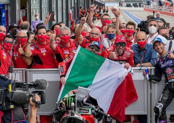 Il Tricolore, l&#039;emozione e l&#039;orgoglio! Si pu&ograve; dire o &egrave; da fascista?