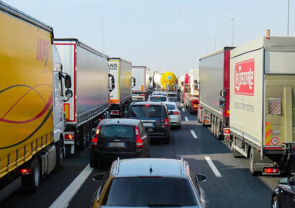 Tanto rumore (di camion) per nulla. La manifestazione contro il Green Pass &egrave; l&#039;ennesimo flop