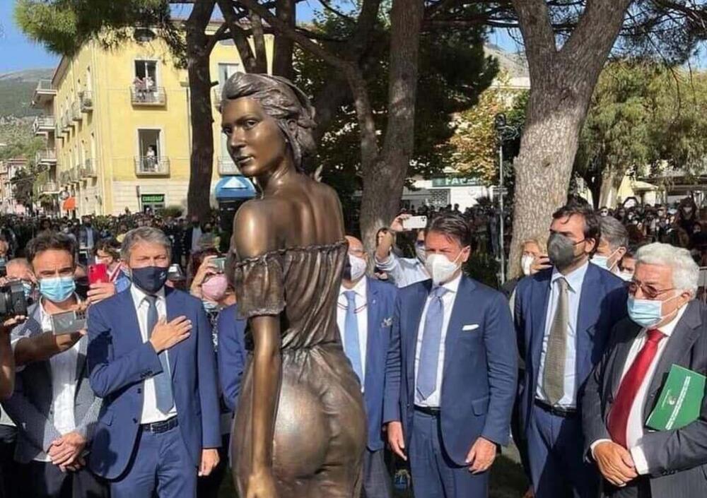 La statua della Spigolatrice &egrave; sessista? Il critico Cantore D&rsquo;Amore: &ldquo;L&rsquo;arte insegue la verit&agrave; che &egrave; sinonimo di nudit&agrave;&rdquo;