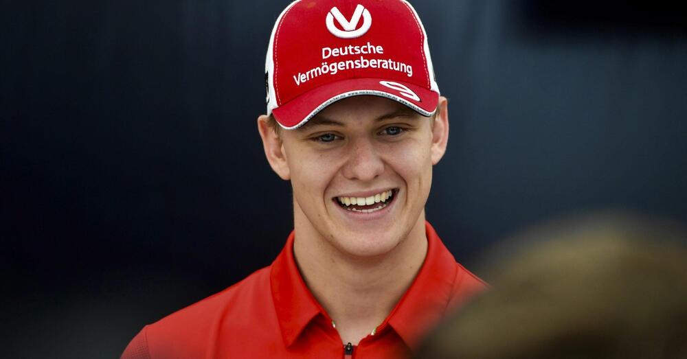 Mick Schumacher racconta le difficolt&agrave; di essere figlio d&#039;arte. Ma vi prego, basta fargli domande su Michael