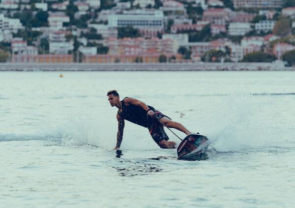 [FOTO] Fabio Quartararo passione Wakeboard: ecco come si rilassa il pilota della Yamaha quando non corre in pista