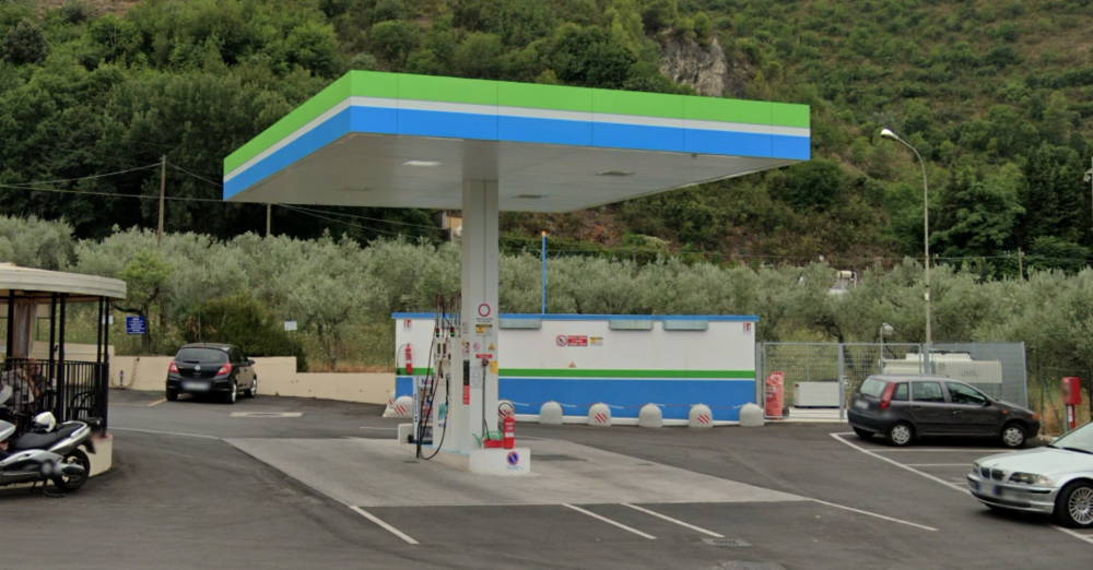 Costo del carburante alle stelle: scelta clamorosa per protesta da parte di un gestore