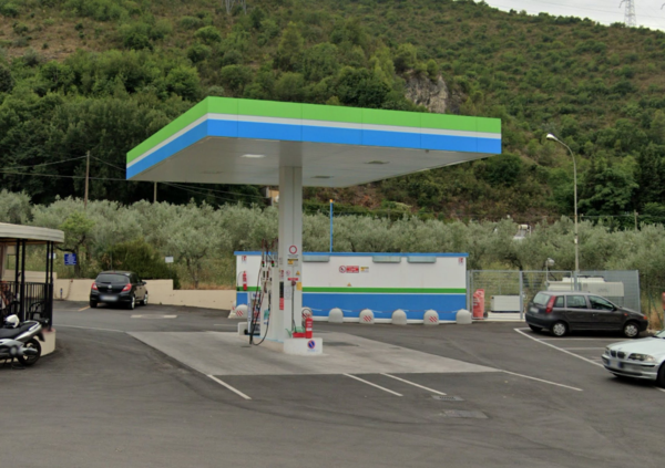 Costo del carburante alle stelle: scelta clamorosa per protesta da parte di un gestore