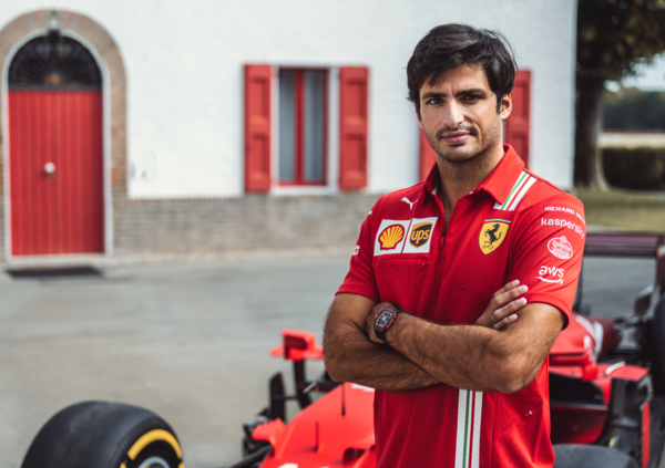 Puma ION Speed: indossarle &egrave; come andare a 300 all&#039;ora in Ferrari sul circuito di Fiorano (con Carlos Sainz)