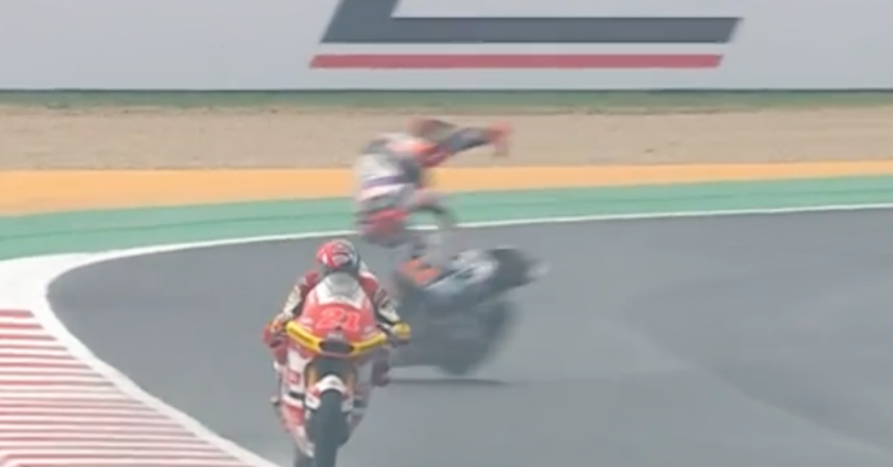 [VIDEO] Moto2 a Misano: crash and show durante le FP1