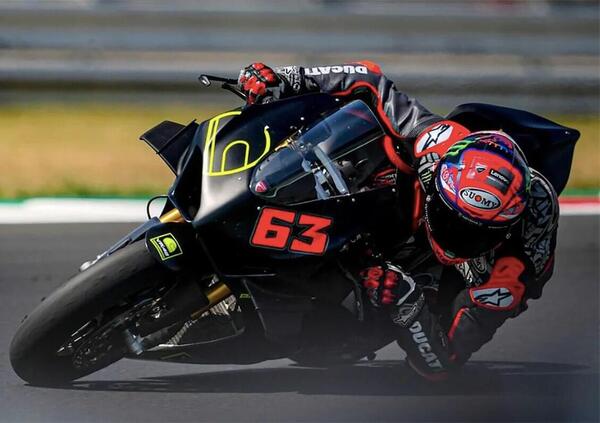 Non imitate Bagnaia! Ecco come fa il Curvone con la Panigale V4