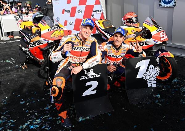 [VIDEO] Marc Marquez e Pol Espargar&ograve; festeggiano la doppietta di Misano cantando Bella Ciao